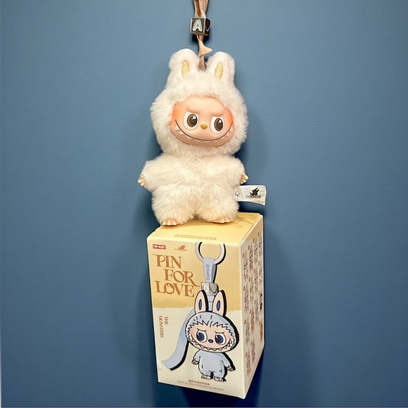 Pop Mart The Monsters Pin For Love Plush Pendant Labubu A Confirmed - Picture 7 of 16